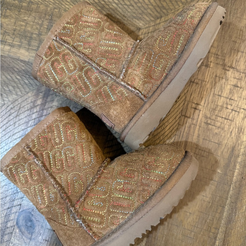 UGG Kids All Over Print Chestnut Boots With Rainbow Stitching - Picture 6 of 12